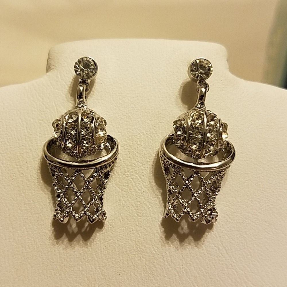 ๐ Bball & Hoop earrings - Picture 6 of 6